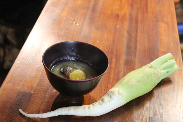 伝説の暮坪カブのすり流し椀