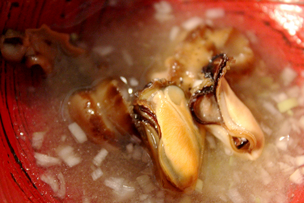 ムール貝とホタテヒモの味噌汁