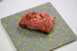Emeatという、特別な牛さんの握り寿司