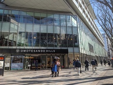 表参道ヒルズ・omote sando hills