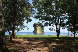 見附島（みつけじま）