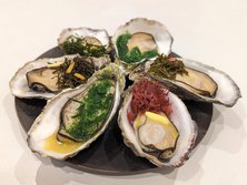 6種の海藻と食べる蒸し牡蠣バター