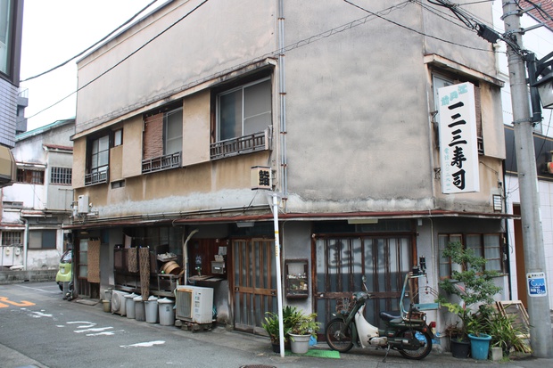 se8r78e343u124219.jpg